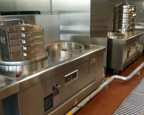 為什么廚房設備中工作臺的選擇很重要